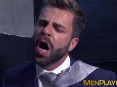 Suit daddy Hector De Silva pounds hunk after glory hole suck