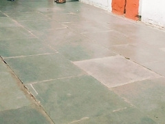 Uber-Sexy booty in public railway station spunking