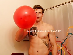 Balloon Fetish - Aaron Balloons Part2 Video1