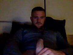 Aussie guy jerkoff on cam