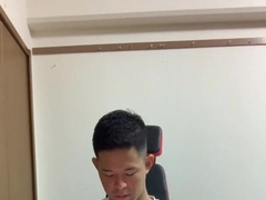 UranoGay’s getting off.