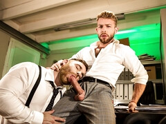 Dude's tight bum gets pounded by an accountant