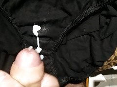 Jouir dans la culotte de ma femme