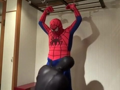 Spidey got caught by Black-spidey