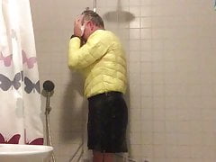 Aurelie takes a shower