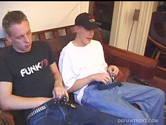 Amateurs Roar and Shane spin poking