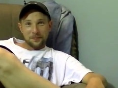 US amateur shoots massive load after solo jerking session