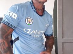 Football Player Huge Cumshoot!
