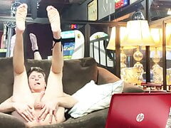 I DO ALL KINDS OF KINKY NUDE POSES WHEN I'M HORNY