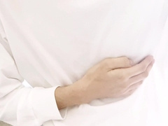 A pitiful guy who finishes off after torturing his nips.