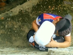 Boinking in the Alley Chatting Grubby