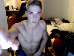 (bw) Dutch Mr. Tilburg Catches Shot With Towel