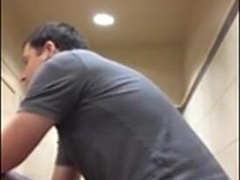 White Manager Pounds Black Theif In Restroom 8