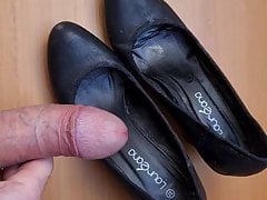 Cumshot on my wife black pumps