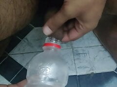 Ajaj ka laand bottal mai fass gaya. Dekho kaise nikala.