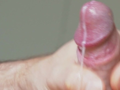 Close up jizm flow shirtlifter vid