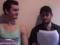 Watch Amateurs Get Hot and Heavy with a Muscle Hunk