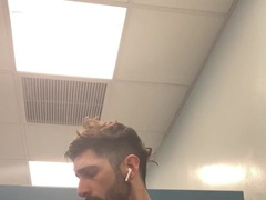 gym wank off finish