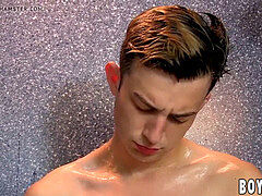 awesome gay Silas Gray takes hold of his rod and masturbates