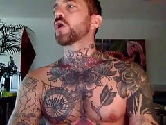 jpcsea  likes to show armpits