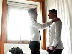 Legrand Wolf penetrating the tight hole of a twink