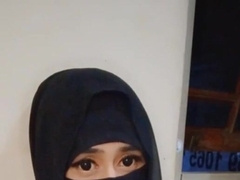 Steamy Crossdresser Use Nikaq