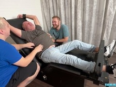 Horny bear, threeway, ginormous