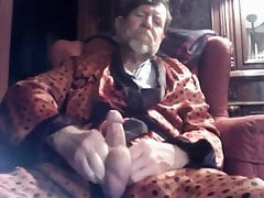 DADDY ROBES ONE OUT!