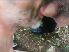 Outdoor Sucky-sucky Tables Revved on Amateurs