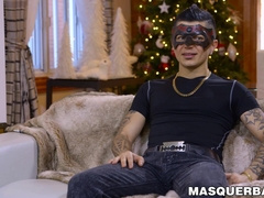 Tatted jock San Bass receives muddy fellate from Pascal