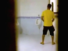 CRUISING EN LOS BAÑOS DE LA ESTACION MAMADAS Y MAS - PUBLIC HIDDEN.mp4