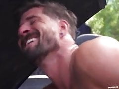Mecanicos follando fuerte