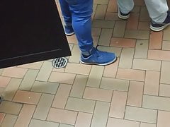 Cogiendo en wc publico