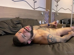 Ric fucked by hairy top Part1