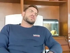 Muscle Daddy Jacking Off