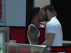 Lucky stallion gets asshole licked by horny stud