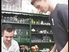 Chicos Follando en el Comedor