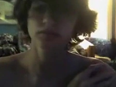 Watch this amateur skinny dude jerk off with his big tool on webcam
