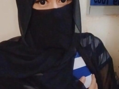 Steamy Crossdresser Use Nikaq