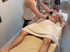 Heterosexual ginger fellow got tempted by queer massagist during rubdown