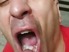 sacha suce et recois le sperme