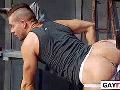 Sebastian Kross romps Kyle Kash excellent