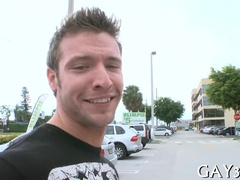 Watch this stunning dude pound his ass with his strapon in an incredible anal session