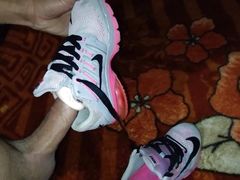 Cumming On Nike Air Max