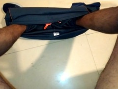 Indian guy taking a huge load
