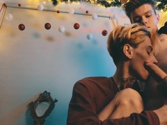 Sweet Couple Of Guys Had Hot Sex On The Eve Of Christmas