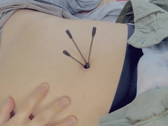 super-cute fellow luvs pick own tummy button by cotton swabs