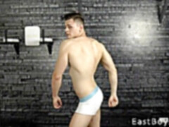 Muscle flex - casting 17 - Jeremy dark-skinned