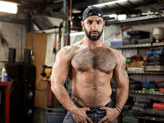 Dudes show what they can in crazy XXX video
