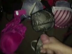 Ngocok pakai bh sayangg ku